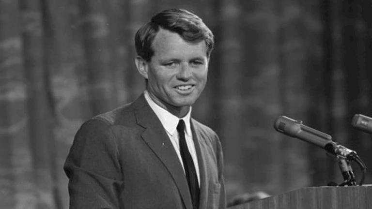 الإفراج عن 10 آلاف صفحة من سجلات اغتيال روبرت كينيدي عام 1968