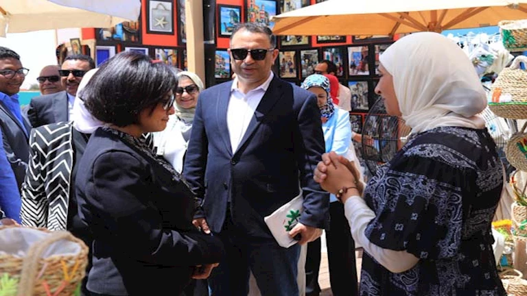 التضامن تفتتح معرض “ديارنا للحرف اليدوية والتراثية” بالجونة (صور)