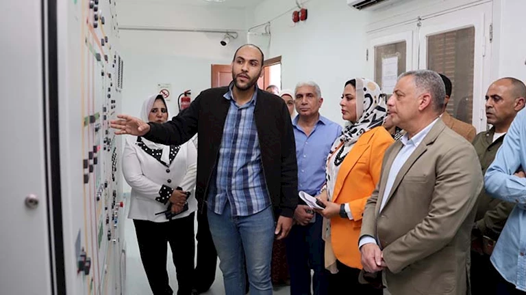 محافظ الإسماعيلية يتفقد صوامع أبوصوير -صور