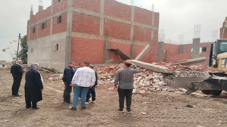 إزالة 5 حالات بناء مخالف بالقناطر الخيرية في ثان أيام العيد