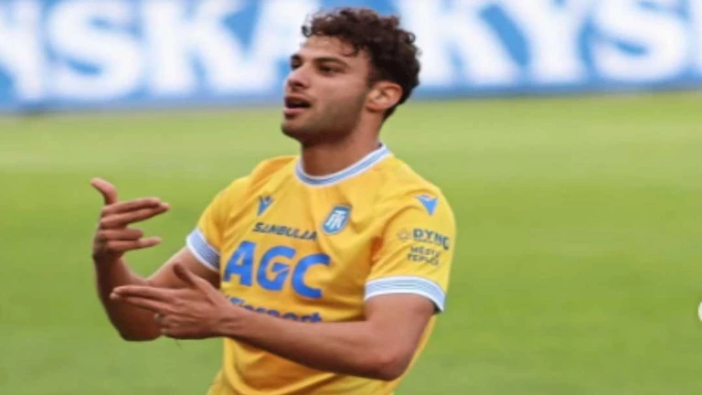 لاعب الأهلي المُعار يقود فريقه لفوز قاتل بالدوري التشيكي (فيديو)