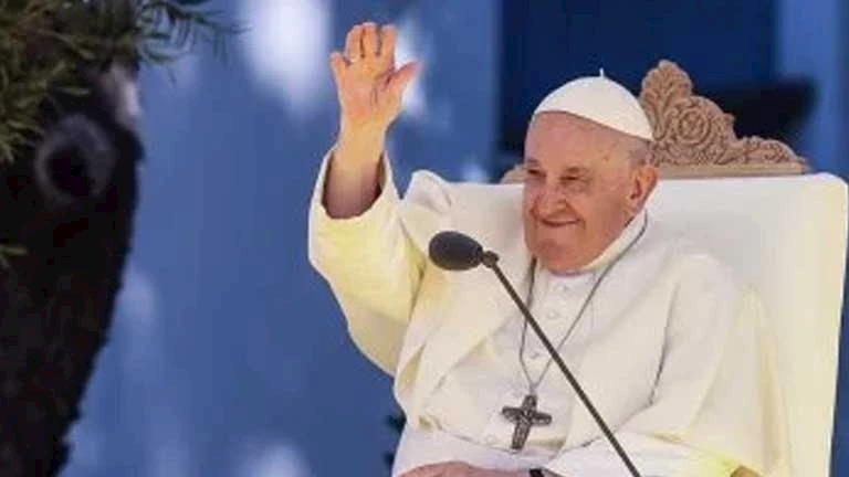 الرئيس اللبناني ناعيًا بابا الفاتيكان: كان صوتًا قويًا للعدالة والسلام