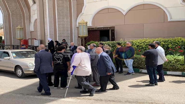 تشييع جنازة زوج سناء منصور من مسجد الشرطة بالشيخ زايد – صور