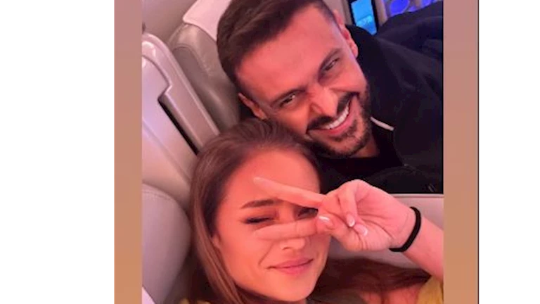 “أدعولي أوصل بالسلامة”..نيللي كريم تنشر صورة داخل الطائرة مع رامز جلال