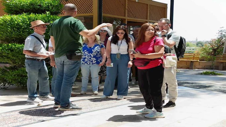 1325 زائرًا مصريًا وأجنبيًا يحتفلون بشم النسيم في الحديقة النباتية بأسوان (صور)