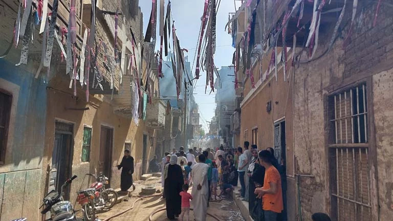 حريق هائل يلتهم محتويات منزلين بالأقصر