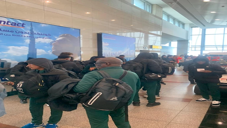 يواجه الفراعنة في الافتتاح.. وصول شباب جنوب أفريقيا للقاهرة استعدادا لأمم أفريقيا