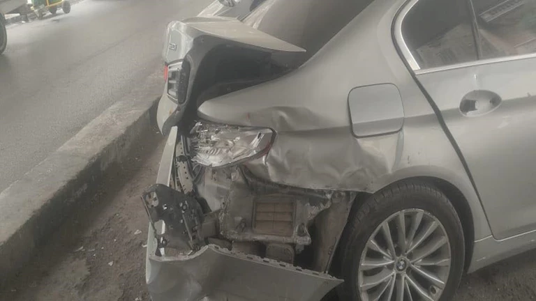 “اللهم اجرنا في مصيبتنا”.. حادث مروع لنجم الأهلي السابق وتهشم سيارته (صور)