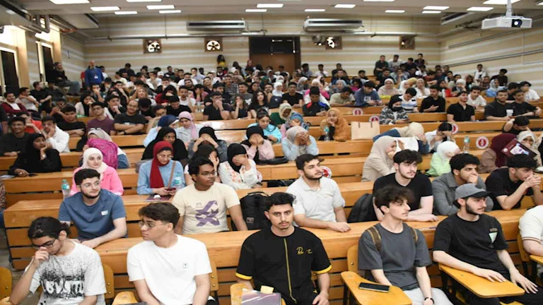 ندوة بأسنان عين شمس: أعتى الأجهزة الأمنية في العالم تضبط 9% فقط من المخدرات