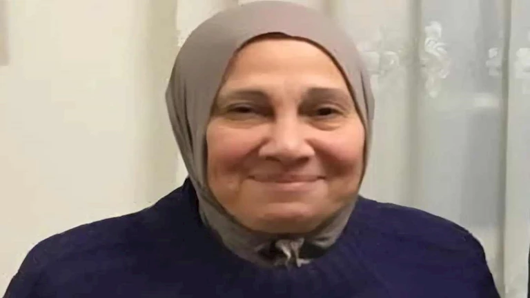 من هي الراحلة عبلة حسن التي وقف لاعبو الأهلي وصن داونز دقيقة حداد على روحها؟