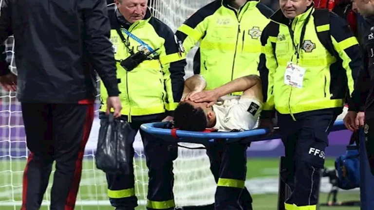 إصابة قوية لمحمد عبدالمنعم أمام باريس سان جيرمان