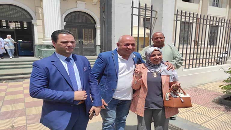 “هعتبرها إجازة لخدمة عائلتي”.. أول رد من طبيبة كفر الدوار على حكم إيقافها عن العمل -فيديو وصور