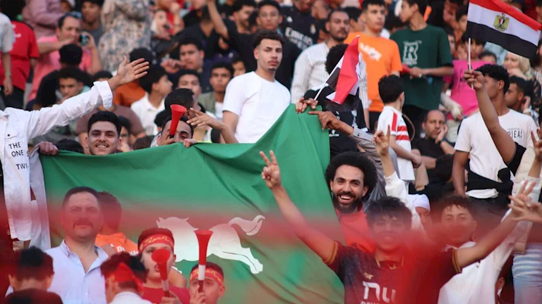 توافد جماهير منتخب مصر استعدادا لمواجهة جنوب إفريقيا للشباب