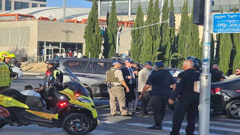 تفاصيل تعرض موكب نتنياهو لحادث سير في القدس |صور