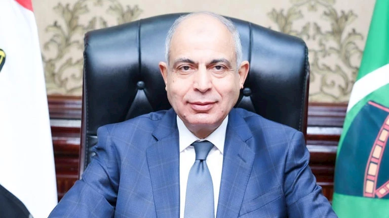 تزامنًا مع عيد العمال.. المنيا تطرح 3 وحدات صناعية مُجهّزة لدعم المشروعات الصغيرة والمتوسطة