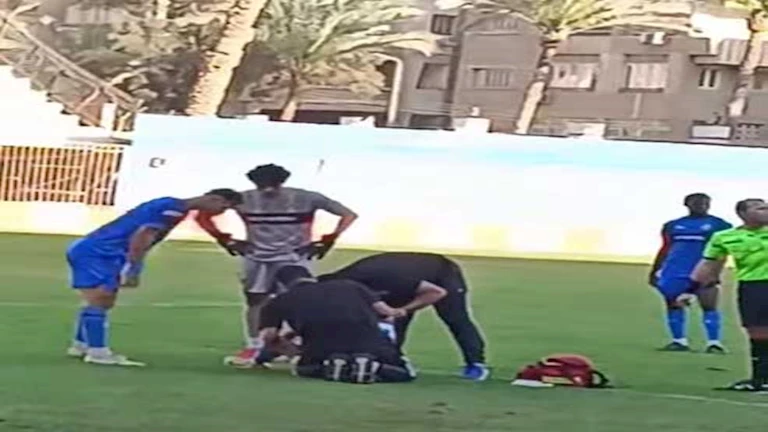 أحمد شديد قناوي يتعرض للإغماء بعد سقوط مروع أمام بلدية المحلة (صور)