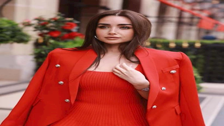 “فستان جريء”.. هنا الزاهد تخطف الأنظار من أحدث ظهور في باريس