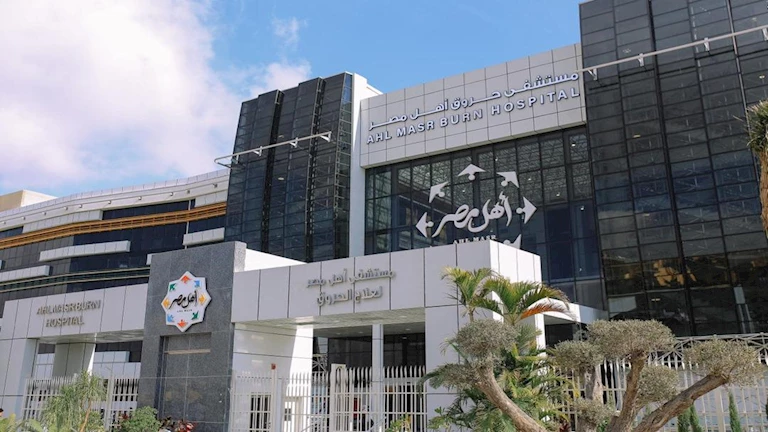 تحويل 5 حالات حرجة من مصابي حريق الواحات لمستشفى أهل مصر لعلاج الحروق