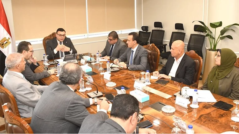 وزير الإسكان يتابع ملفات العمل بهيئة المجتمعات العمرانية الجديدة