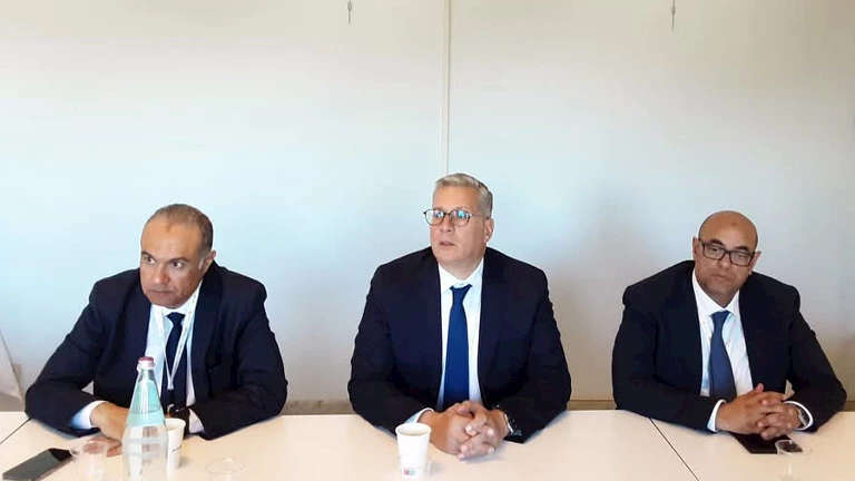 وزير البترول يبحث مع نظيره الجزائري سبل التعاون في مجال البحث والاسكتشاف