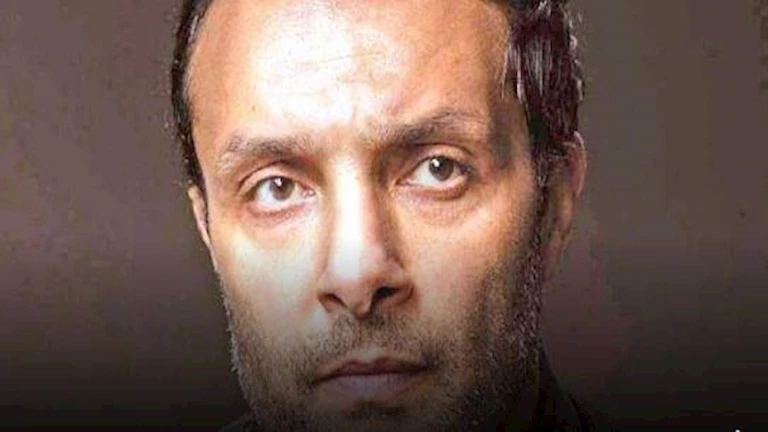 وائل عبدالعزيز ردا على تصريحات أمينة خليل: “كنا بنقعد ٤ ممثلين في كرفان شبه عربيات الترحيلات”