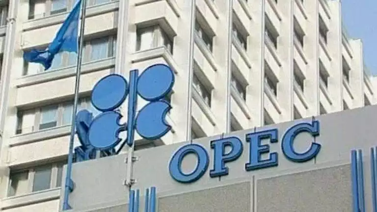 بلومبرج: أوبك+ تناقش زيادة الإنتاج بمقدار 400 ألف برميل يوميًا قبل اجتماعها