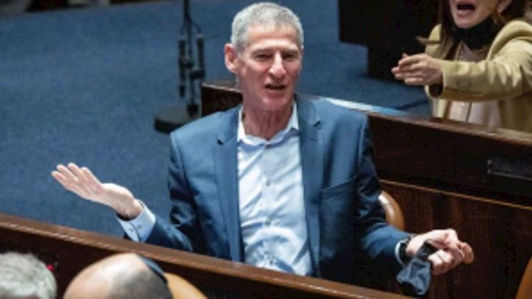 زعيم حزب الديمقراطيين في إسرائيل: تل أبيب دولة منقسمة ومنبوذة وفقيرة وتنهار من الداخل