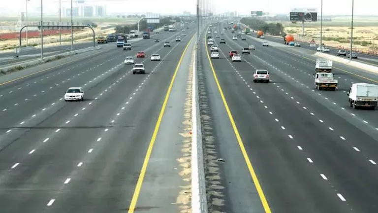 8 مصابين في تصادم سيارتين أعلى محور 26 يوليو