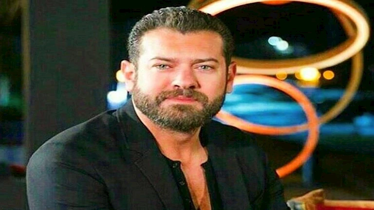 عمرو يوسف يقتحم عالم الخيال العلمي بفيلم “موسم صيد الغزلان”