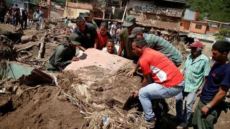 انهيارات أرضية تخلف 4 قتلى و17 مفقودا في جنوب غربي الصين