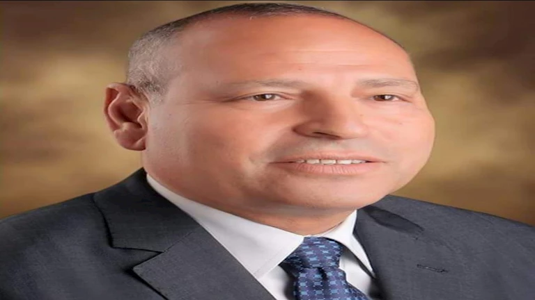 قرار عاجل من محافظ القاهرة بشأن حريق عقار الأزبكية بوسط البلد