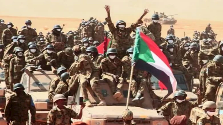 طائرات مسيرة تُهاجم أكبر قاعدة بحرية في السودان.. ما القصة؟