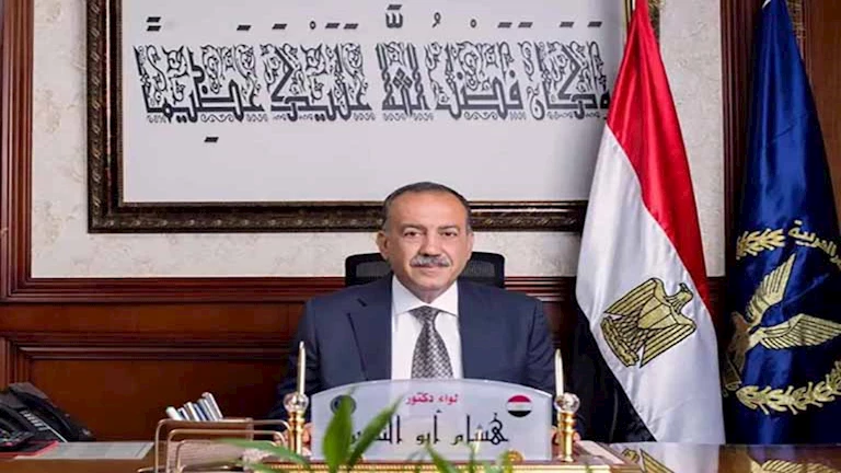 محافظ أسيوط يعلن تشغيل 733 شابًا في أبريل الماضي