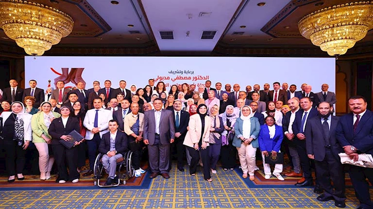 وزيرة التضامن تكرم فريق عمل احتفالية مرور 10 سنوات على برنامج ” تكافل وكرامة”