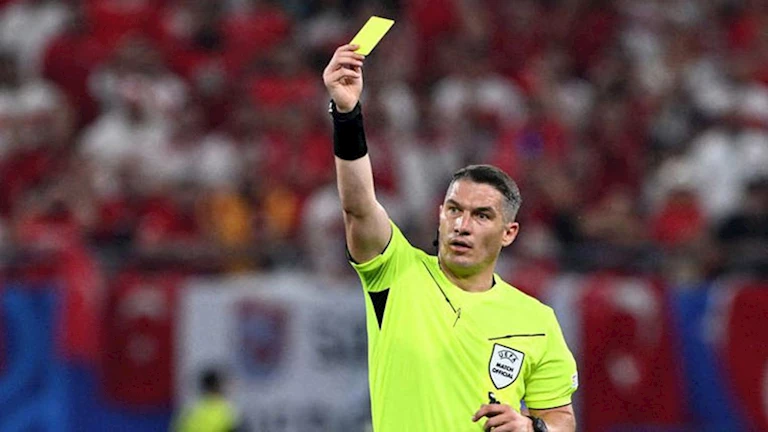 “ماكينة بطاقات وركلات جزاء ويعرفه الأهلي والزمالك”.. صافرة رومانية تدير نهائي دوري أبطال أوروبا 2025