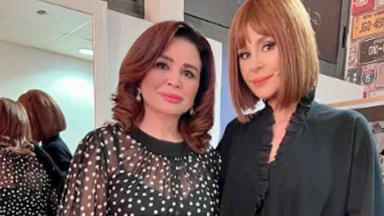 بعد وفاة زوجها.. إلهام شاهين تدعم كارول سماحة وتُشيد بعودتها القوية للمسرح