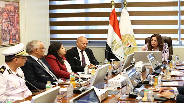 الحكومة تبحث تحسين الصورة البصرية والمظهر الجمالي لشوارع مصر الجديدة