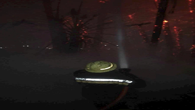 10 صور تُوثق حريق كورنيش مصر القديمة المروع.. و5 سيارات إطفاء للسيطرة