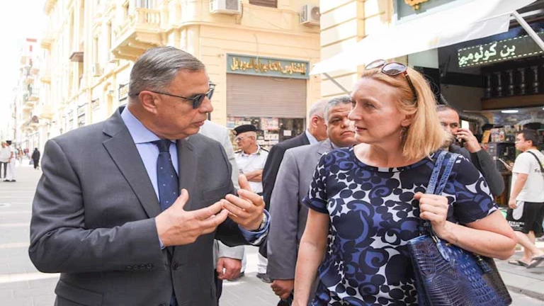 محافظ الإسكندرية وسفيرة الاتحاد الأوروبي يتفقدان تطوير شارع النبي دانيال- صور