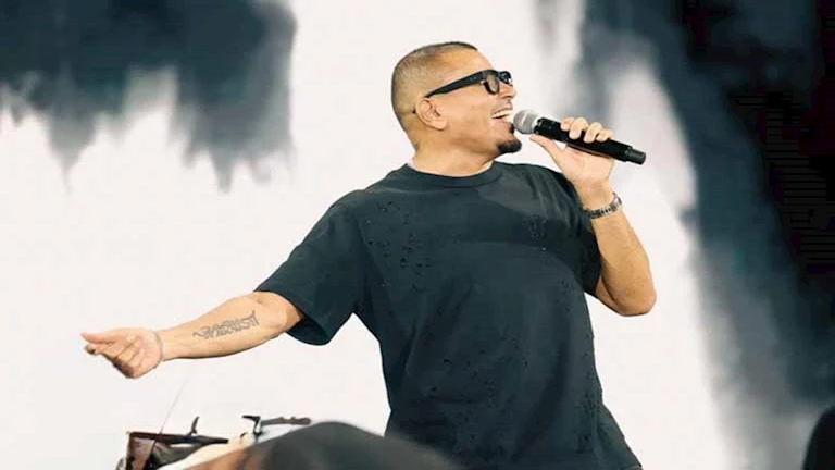 عمرو دياب يطرح أحدث ألبوماته الغنائية “ابتدينا”