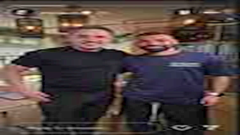 ستوري نجوم كرة القدم.. صلاح وجاري نيفيل.. باسم مرسي وزوجته.. تدريبات شيكابالا