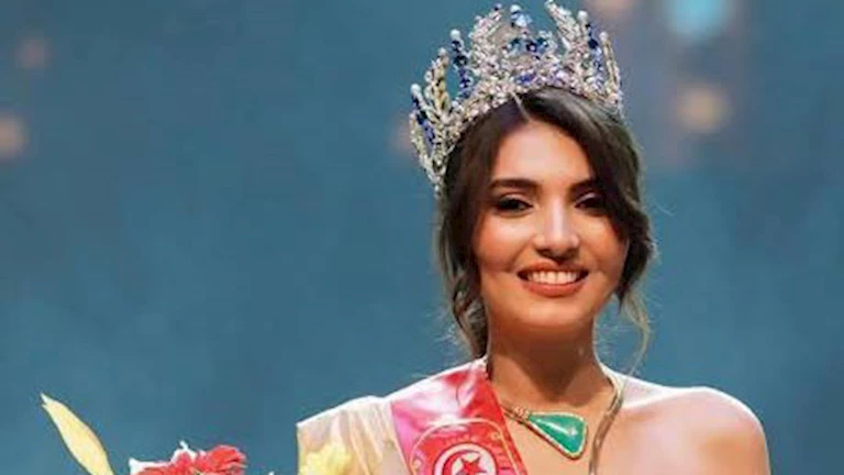 10 صور ساحرة.. إطلالة جذابة لـ لميس رديسي في فعاليات مسابقة ملكة جمال العالم