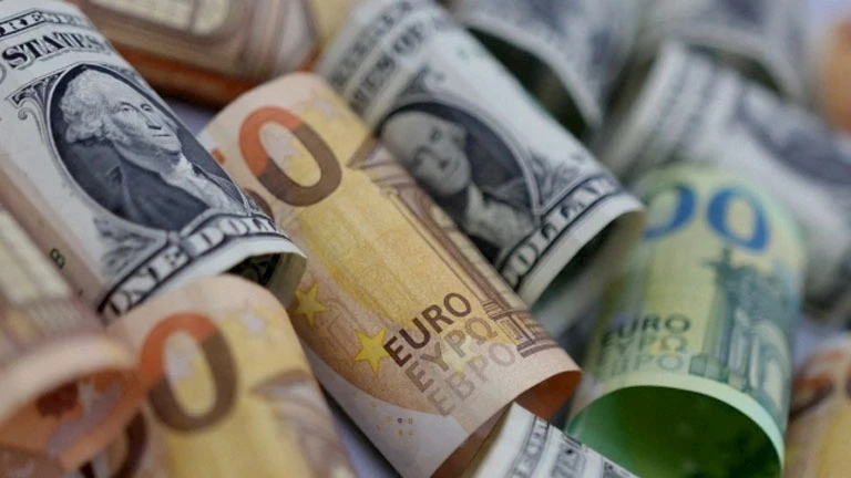 ترتيب أغلى عملات العالم 2025.. 4 عملات عربية تتصدر