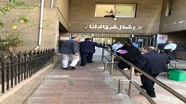 محافظ الدقهلية يفاجئ العاملين بعيادة التأمين الصحي فى العباسي -صور