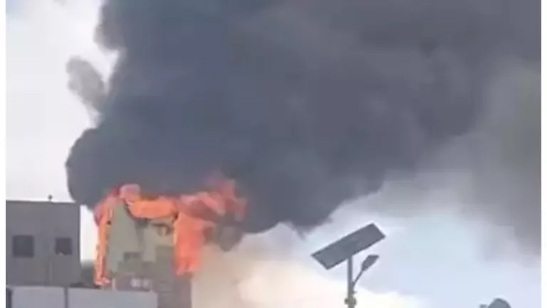 السيطرة على حريق بفندق شعبي في السوق السياحي بأسوان