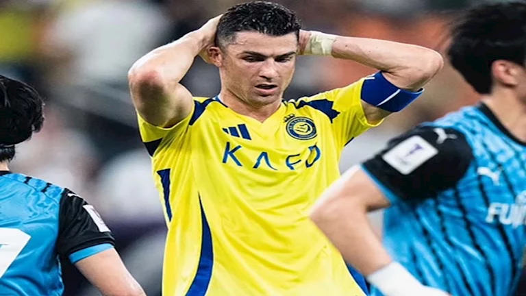 “يتحدث للأشباح وفقد عقله”.. كيف تناولت المواقع الأجنبية لقطة رونالدو “المثيرة”؟