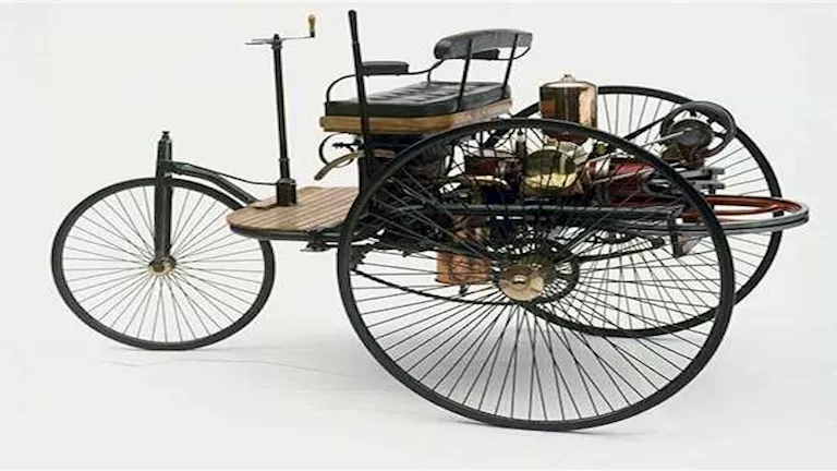 بـ7 آلاف جنيه.. قصة أول سيارة تعمل بالبنزين (صور)