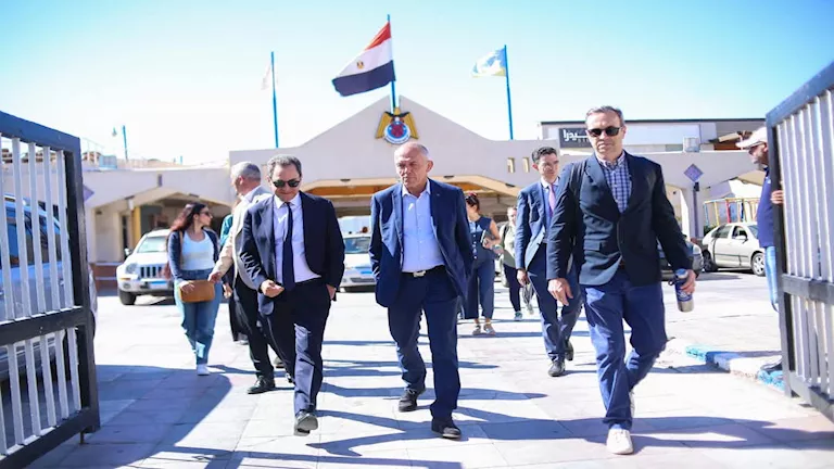 سفير فرنسا يبحث تعزيز التعاون البيئي والثقافي في الإسكندرية (صور)