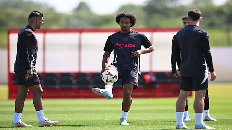 موعد مباراة توتنهام ومانشستر يونايتد في نهائي الدوري الأوروبي