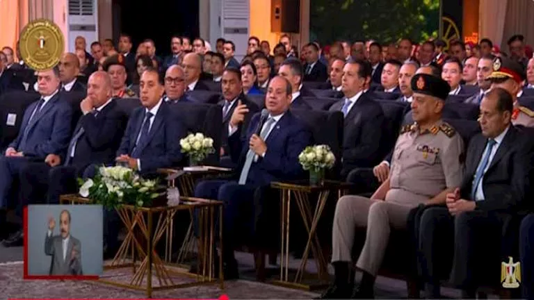 السيسى: نستهدف إضافة 800 ألف فدان إلى الرقعة الزراعية بحلول سبتمبر الم